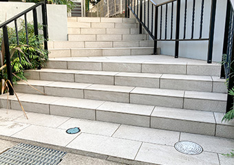 玄関アプローチ